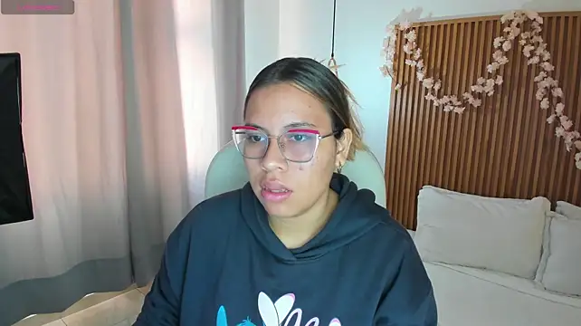 Evely_crosss live cam on StripChat