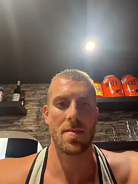 Johnytrain's live cam