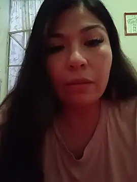 LatinaCalienteMilf live cam on StripChat