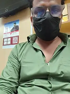 yourhotdudes live cam on StripChat