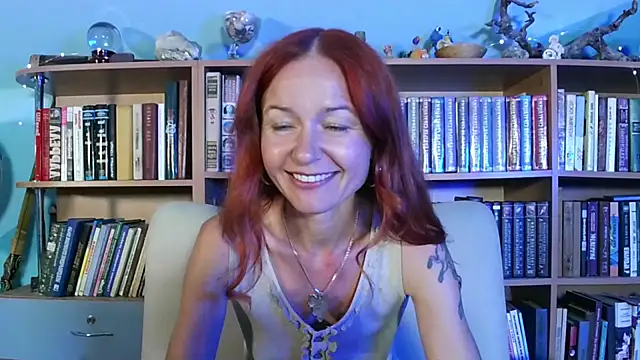 Foxilady357 live cam on StripChat