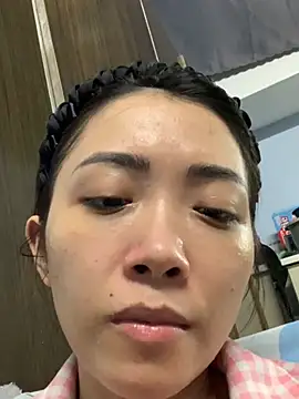 Minee1202 live cam on StripChat