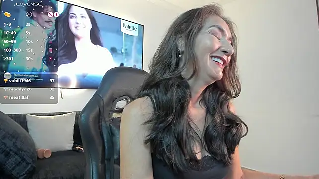 Emma_Mendozaa live cam on StripChat