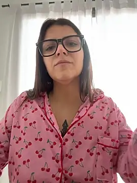 lilylovelesss live cam on StripChat