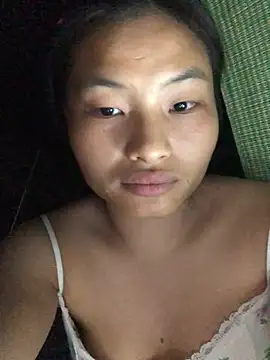 trang-vy live cam on StripChat