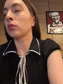 Holly_Play