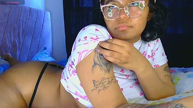 alessia_temptation live cam on StripChat