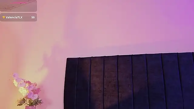 Katiaa_n live cam on StripChat