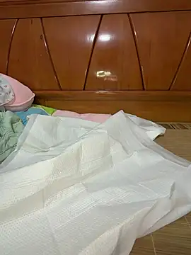 Nuomi6 live cam on StripChat