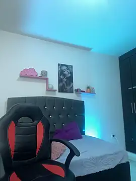 SOL-9 live cam on StripChat