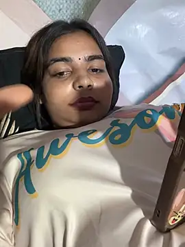 Aayra_Joshi live cam on StripChat