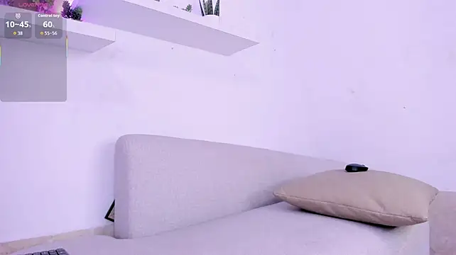 Amira_Alzahra live cam on StripChat