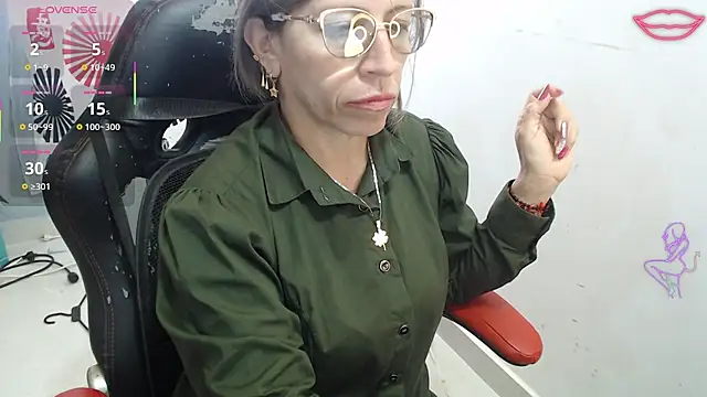 Chayla_Ruiz live cam on StripChat