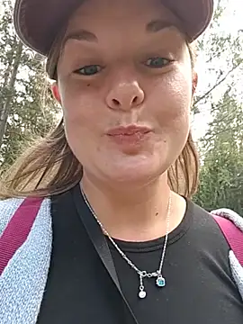 SwedishJennifer live sex cam