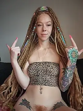 LucidLucy 🔬 naked cam chat