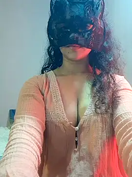 Webcam Model(Chathunii) is live