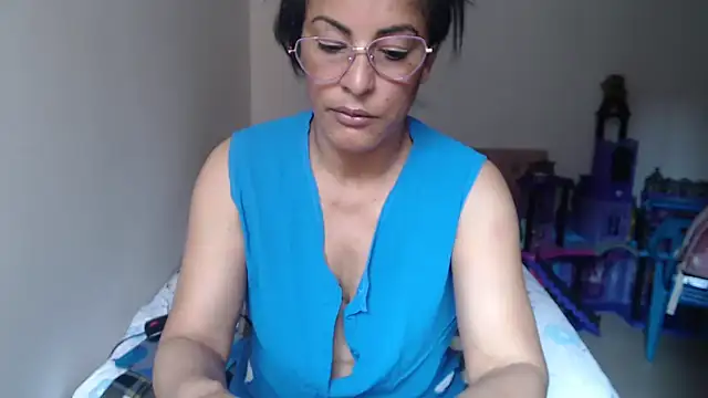 kateleyagrey live cam on StripChat