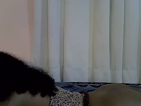 FreeGirll live cam on StripChat