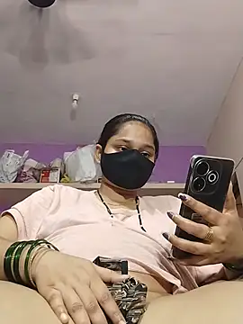 Priyanka_30 live cam on StripChat