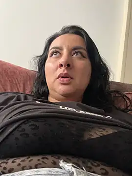 Abril_Luv live cam on StripChat