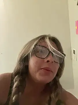 imkhloe live cam on StripChat