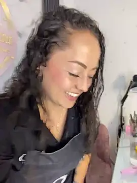 Nails_Lucia live cam on StripChat