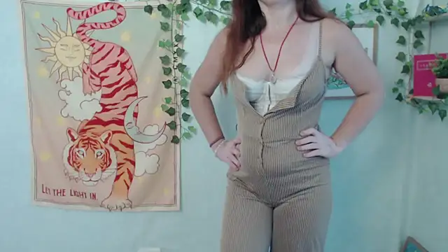 VeryVeryVeryShy_ live cam on StripChat