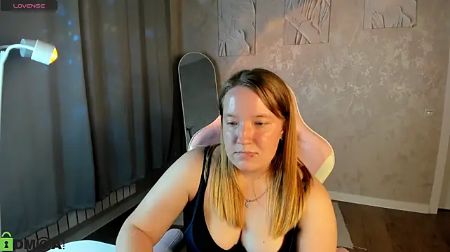 Sophia_Millery live cam on StripChat