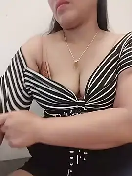 Kelly-sex69 live cam on StripChat