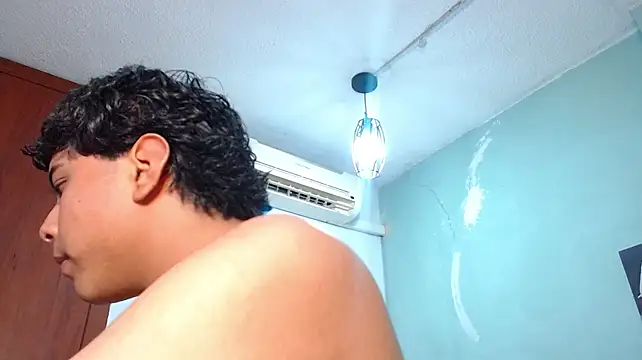 stefano_piero live cam on StripChat