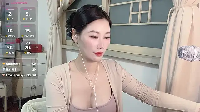 MuMu_20 live cam on StripChat