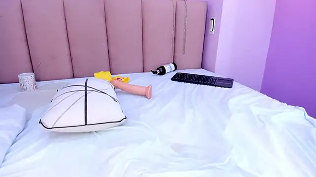 camila_scoth live cam on StripChat