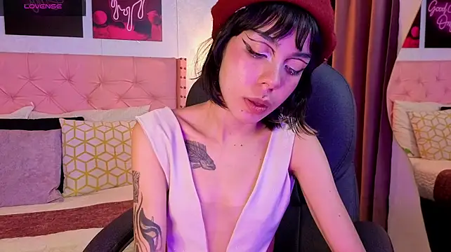 dark__nymph live cam on StripChat