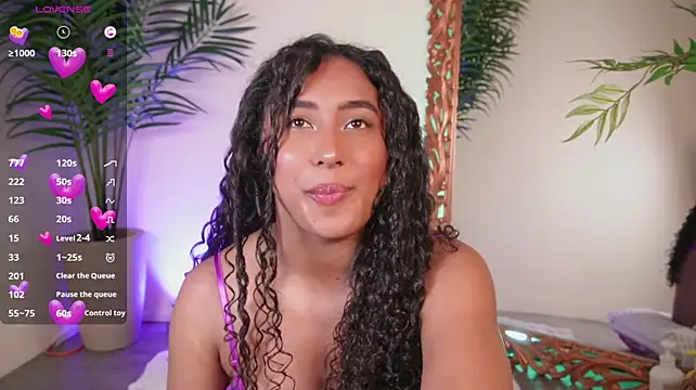SoyJuliana_19 live cam on StripChat