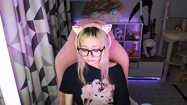 SaxonDibs live cam on StripChat