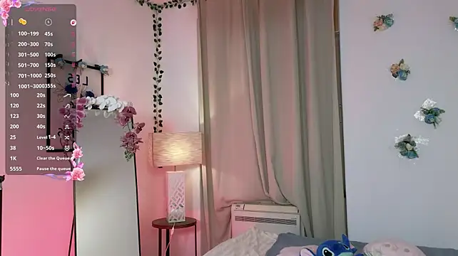 LumiNika live cam on StripChat