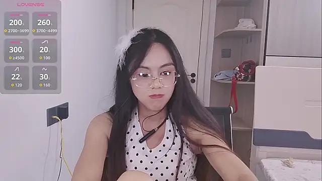 yishan-22 live cam on StripChat