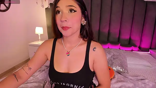 BellaBeccaa live cam on StripChat