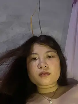 _Lucky-y live cam on StripChat