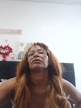BustyMilf_