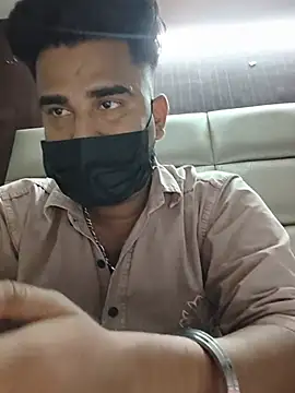 BeardKingoBack live cam on StripChat