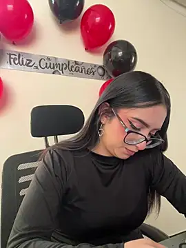 Kloenovoa- live cam on StripChat