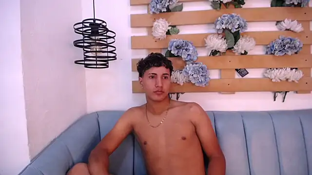 Kein_Miller live cam on StripChat