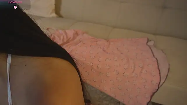 bunnycuteshy live cam on StripChat