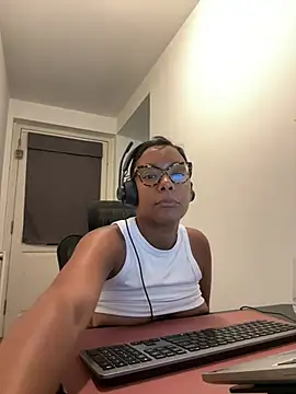 Melia_Rayne