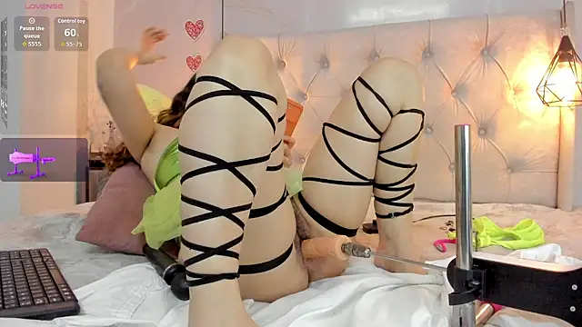 SakuraLee_ live cam on StripChat