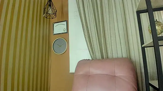 Scarlett_Barnes live cam on StripChat