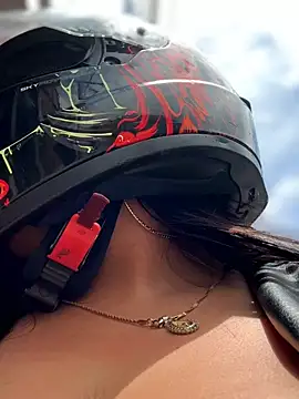 Mia_Risky-1