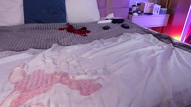 JullyBlair live cam on StripChat