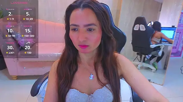 paulette37_a live cam on StripChat